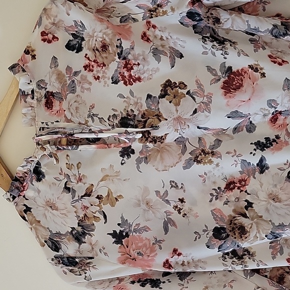 ROSE GARDEN SHEER TOP M - Picture 7 of 13